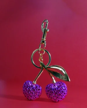 Llavero Charm Cerezas Moradas Con Brillo Morado