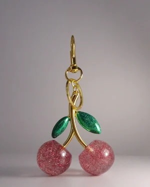 Llavero Charm Cerezas Rosas Brillo Plateado Hoja Verde